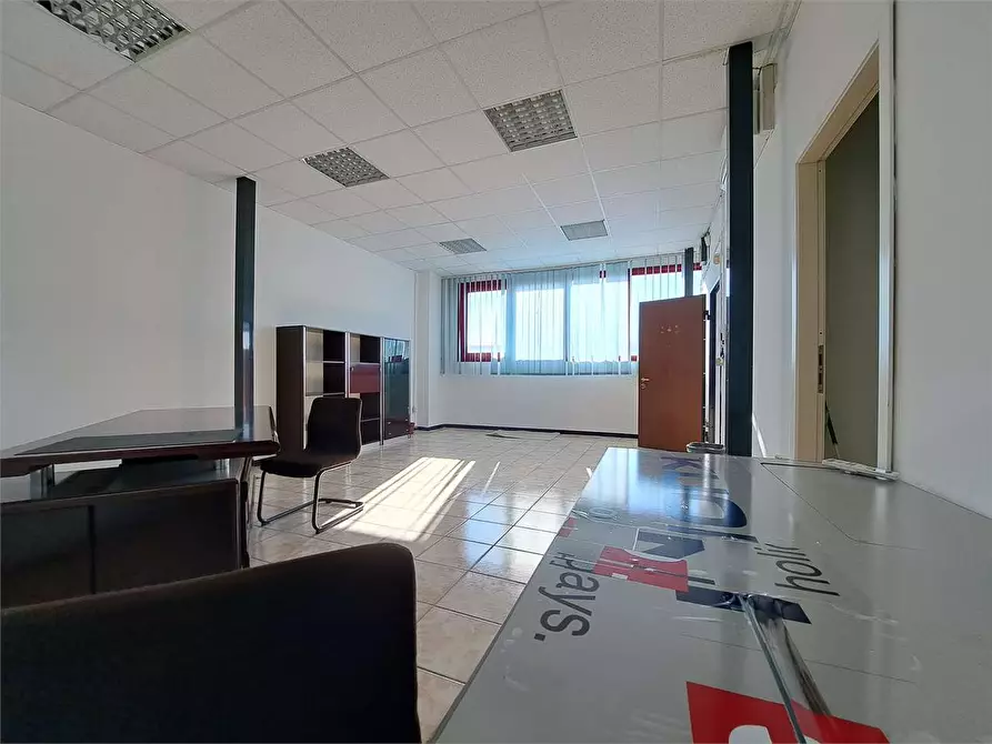 Immagine 4 di Ufficio in affitto  in Via degli Arrotini 2 a Livorno