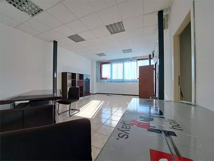 Immagine 5 di Ufficio in affitto  in Via degli Arrotini 2 a Livorno