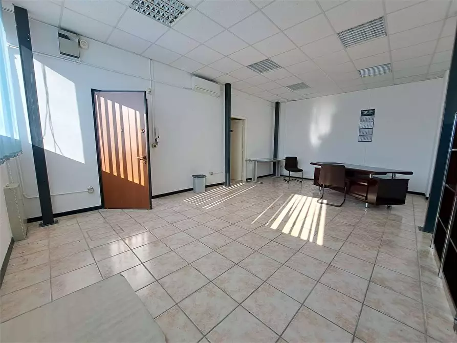 Immagine 10 di Ufficio in affitto  in Via degli Arrotini 2 a Livorno