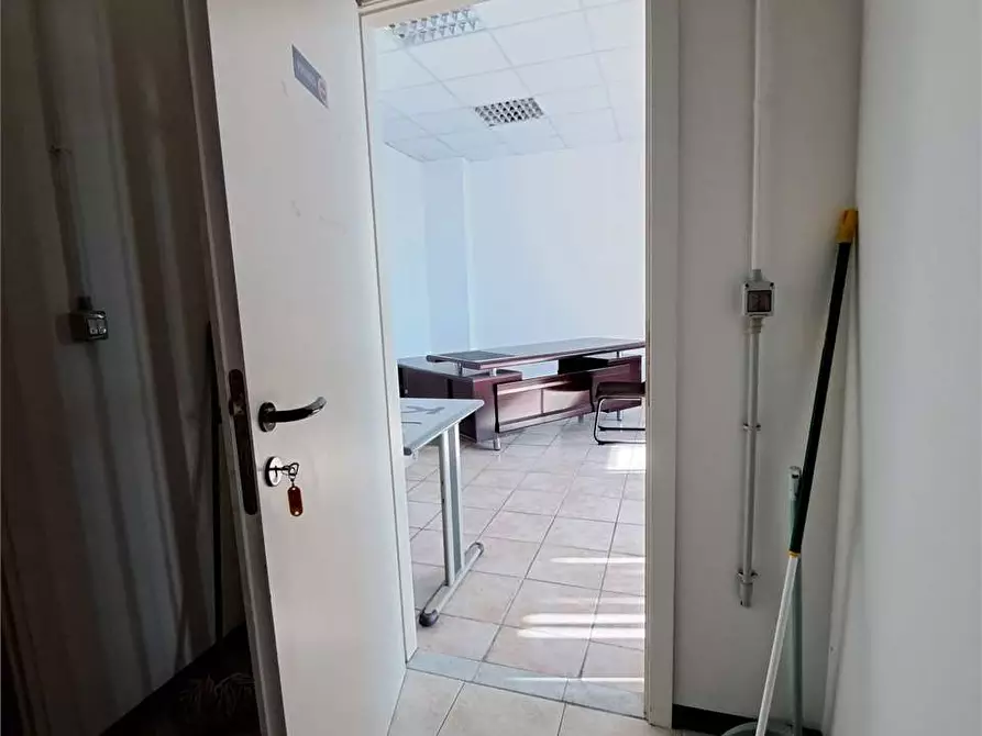 Immagine 12 di Ufficio in affitto  in Via degli Arrotini 2 a Livorno