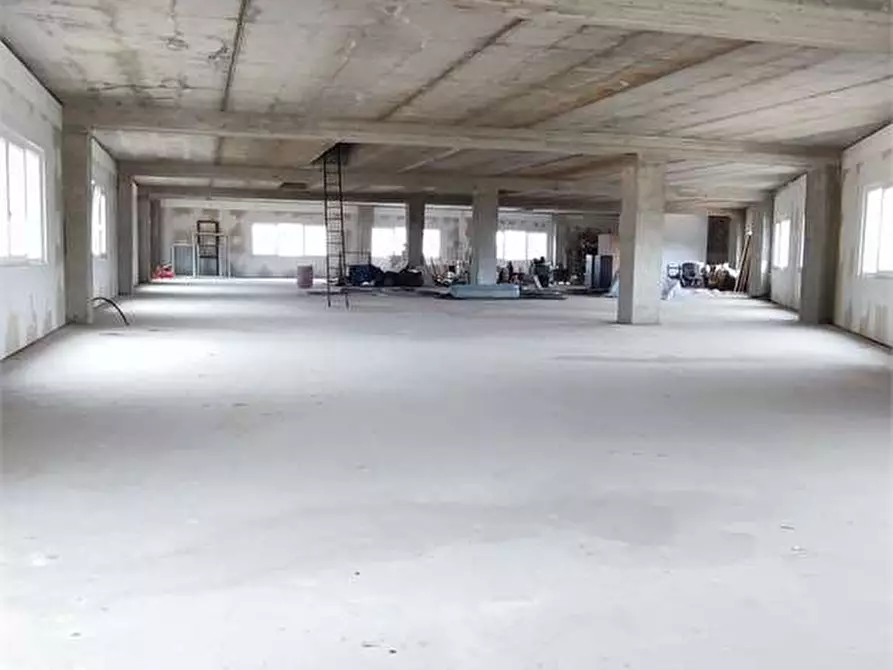 Immagine 6 di Capannone industriale in affitto  in Via Boccherini  a Livorno