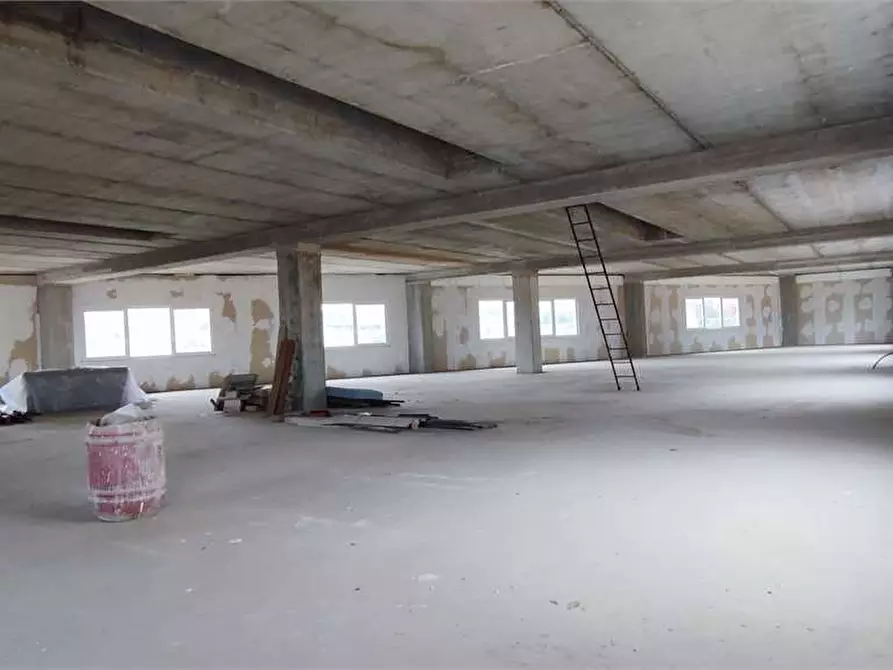 Immagine 19 di Capannone industriale in affitto  in Via Boccherini  a Livorno