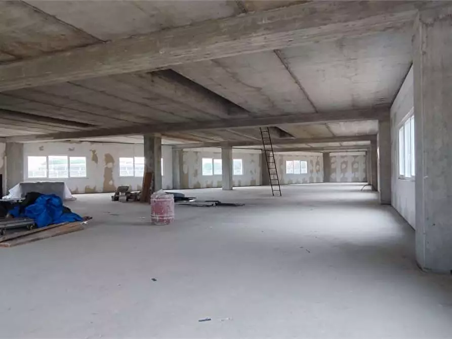 Immagine 20 di Capannone industriale in affitto  in Via Boccherini  a Livorno