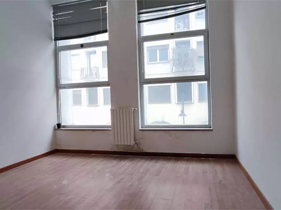 Immagine 7 di Ufficio in affitto  in Via Cogorrano  21 a Livorno