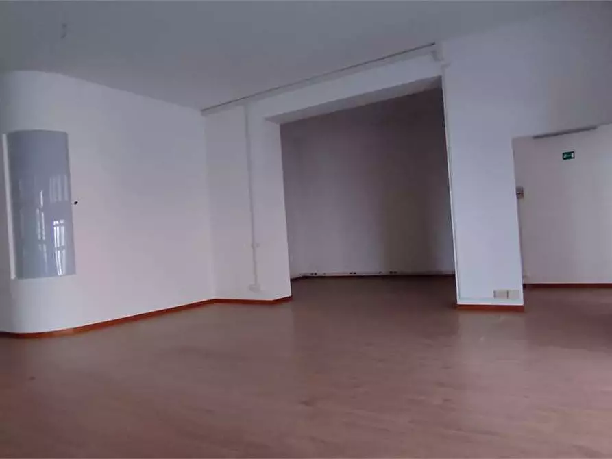 Immagine 9 di Ufficio in affitto  in Via Cogorrano  21 a Livorno