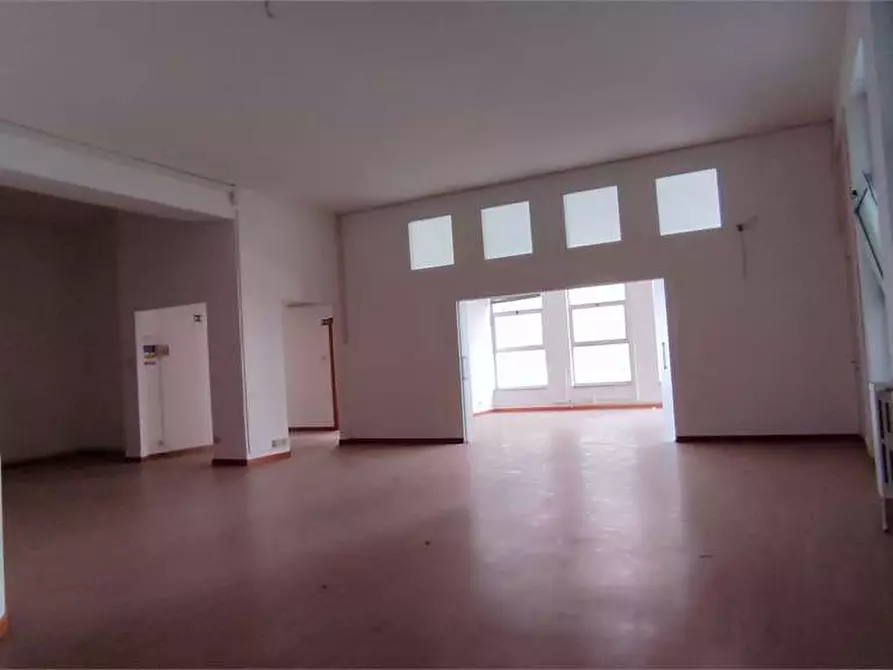 Immagine 10 di Ufficio in affitto  in Via Cogorrano  21 a Livorno