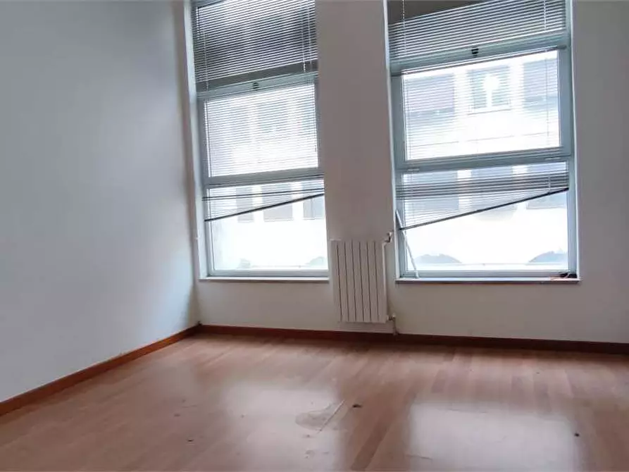 Immagine 13 di Ufficio in affitto  in Via Cogorrano  21 a Livorno