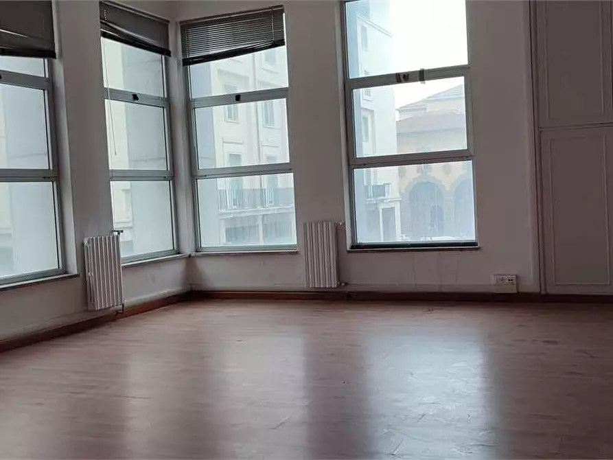 Immagine 14 di Ufficio in affitto  in Via Cogorrano  21 a Livorno