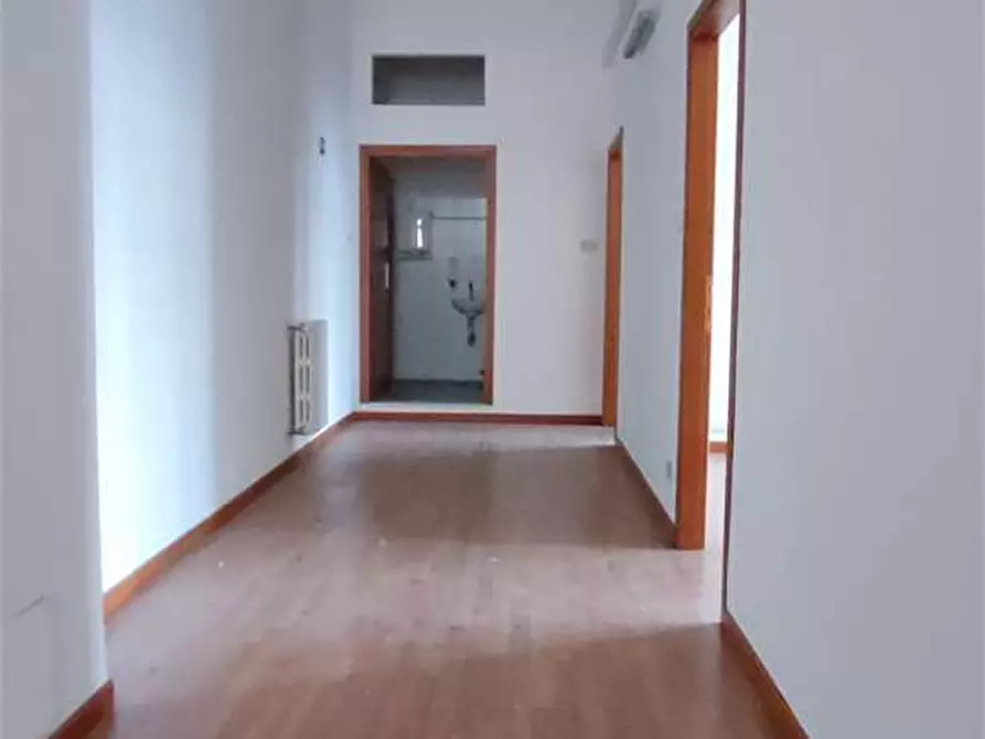 Immagine 15 di Ufficio in affitto  in Via Cogorrano  21 a Livorno