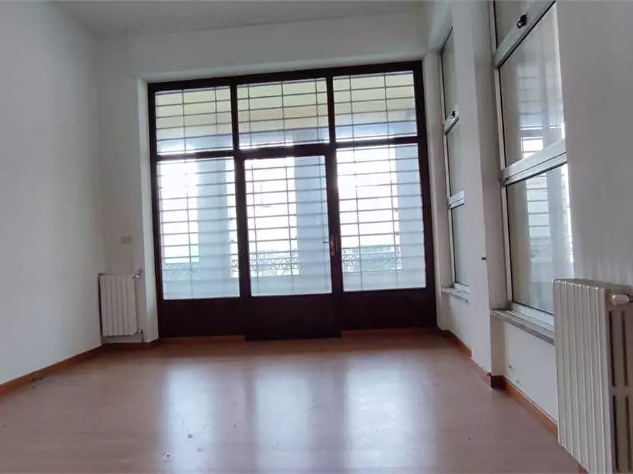 Immagine 16 di Ufficio in affitto  in Via Cogorrano  21 a Livorno