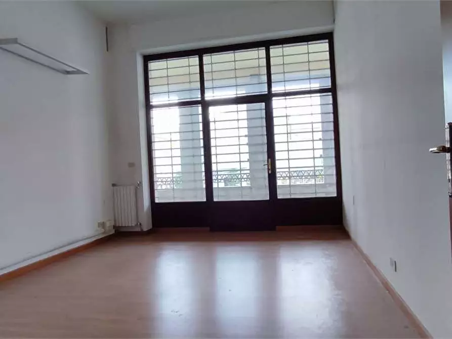 Immagine 17 di Ufficio in affitto  in Via Cogorrano  21 a Livorno