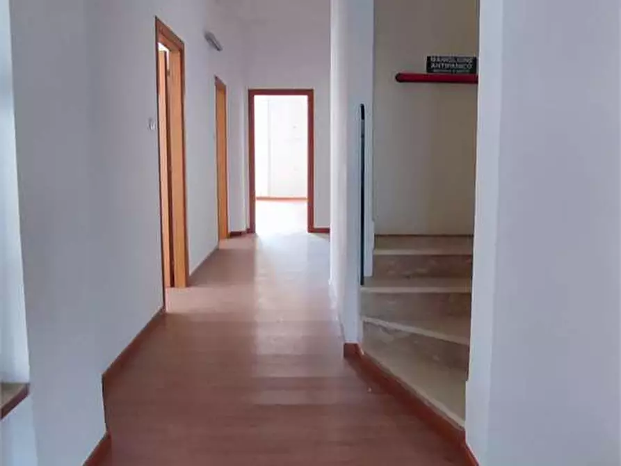 Immagine 3 di Ufficio in affitto  in Via Cogorrano  21 a Livorno