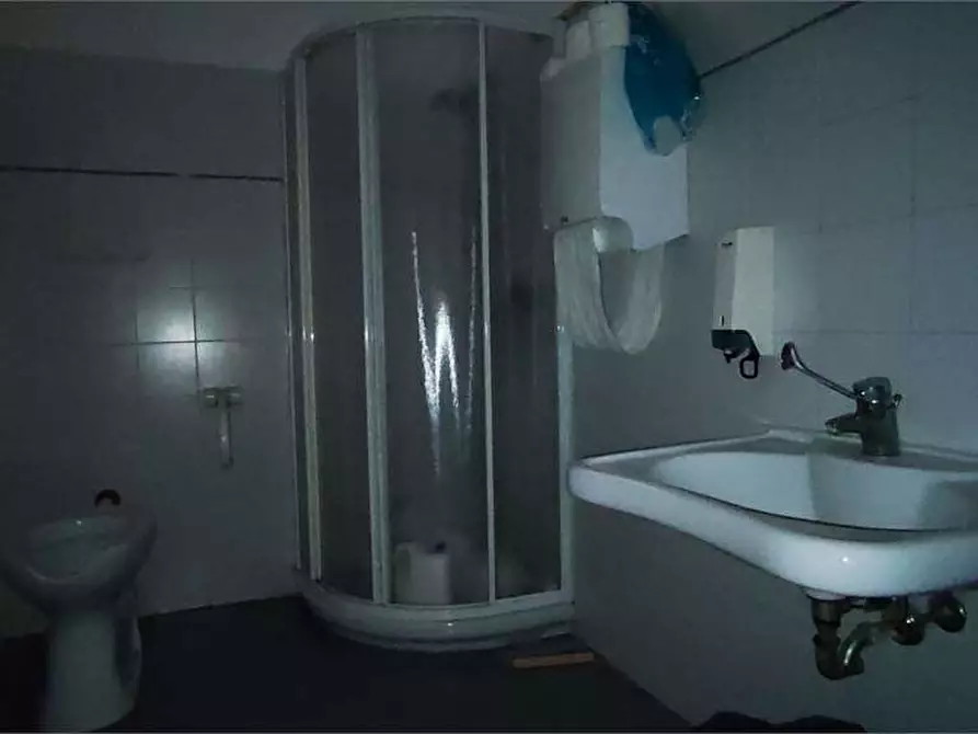 Immagine 20 di Ufficio in affitto  in Via Cogorrano  21 a Livorno