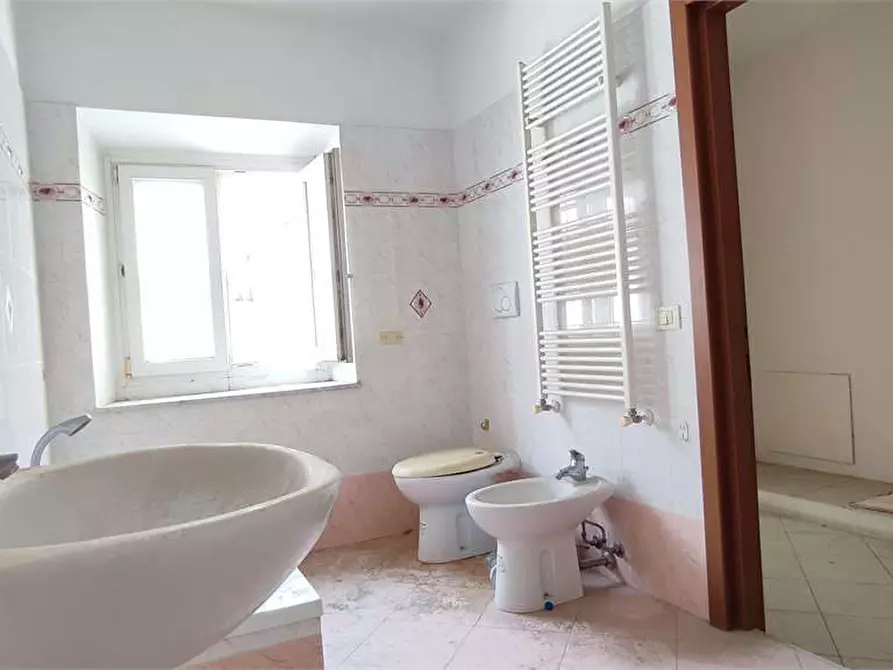 Immagine 19 di Appartamento in vendita  in Via Della Posta 86 a Livorno