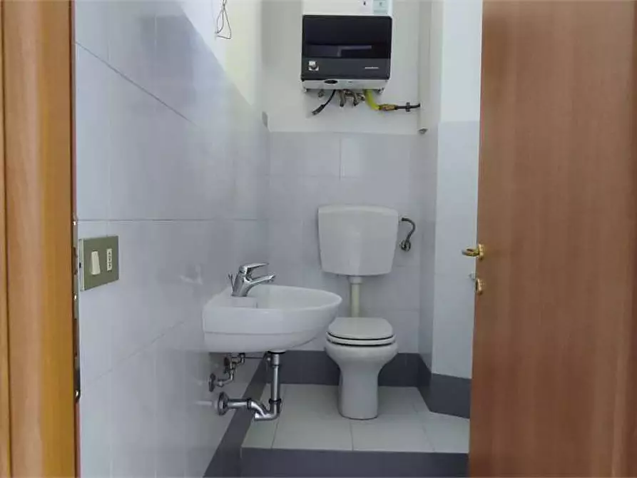 Immagine 14 di Ufficio in affitto  in Via Pieroni 27 a Livorno
