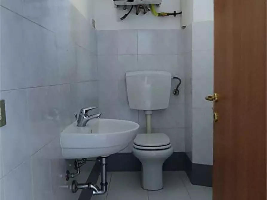 Immagine 15 di Ufficio in affitto  in Via Pieroni 27 a Livorno