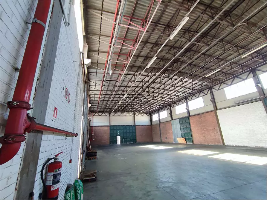 Immagine 2 di Capannone industriale in affitto  in Via del Marzocco 30 a Livorno