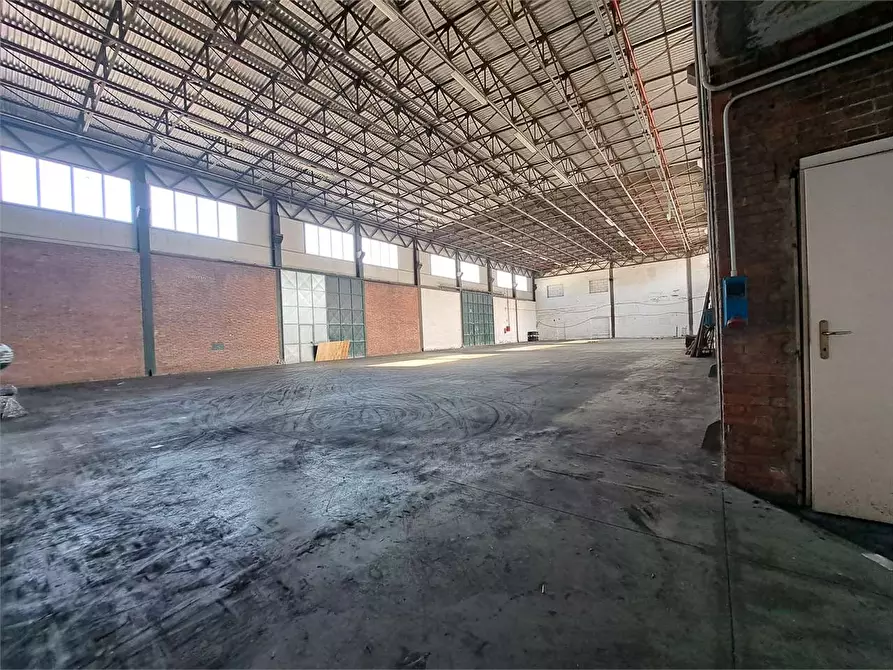 Immagine 8 di Capannone industriale in affitto  in Via del Marzocco 30 a Livorno