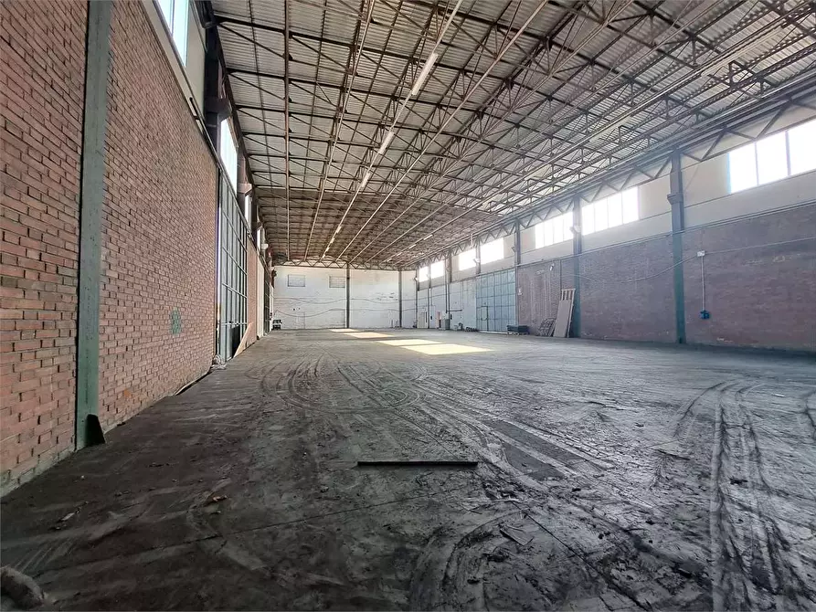 Immagine 11 di Capannone industriale in affitto  in Via del Marzocco 30 a Livorno