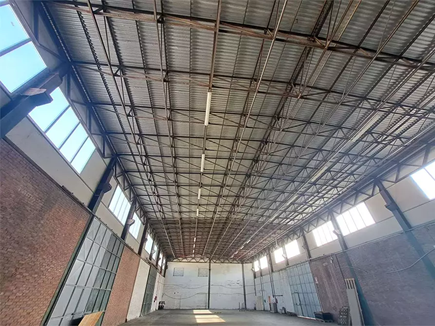 Immagine 13 di Capannone industriale in affitto  in Via del Marzocco 30 a Livorno