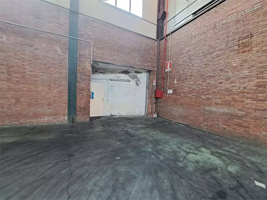 Immagine 17 di Capannone industriale in affitto  in Via del Marzocco 30 a Livorno