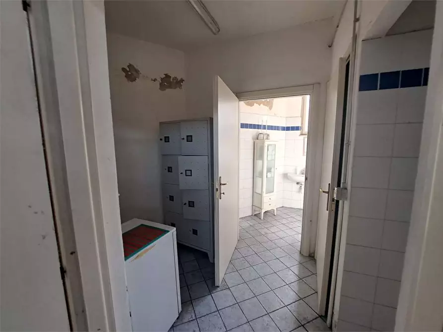 Immagine 20 di Capannone industriale in affitto  in Via del Marzocco 30 a Livorno