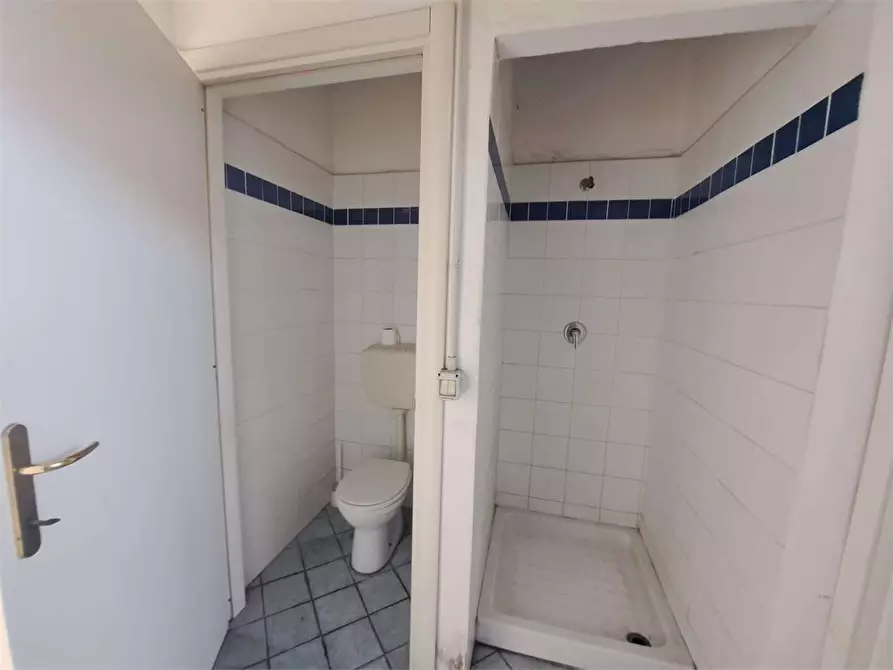 Immagine 21 di Capannone industriale in affitto  in Via del Marzocco 30 a Livorno