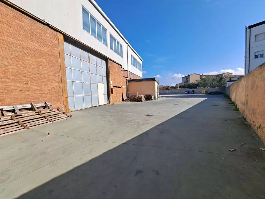 Immagine 27 di Capannone industriale in affitto  in Via del Marzocco 30 a Livorno