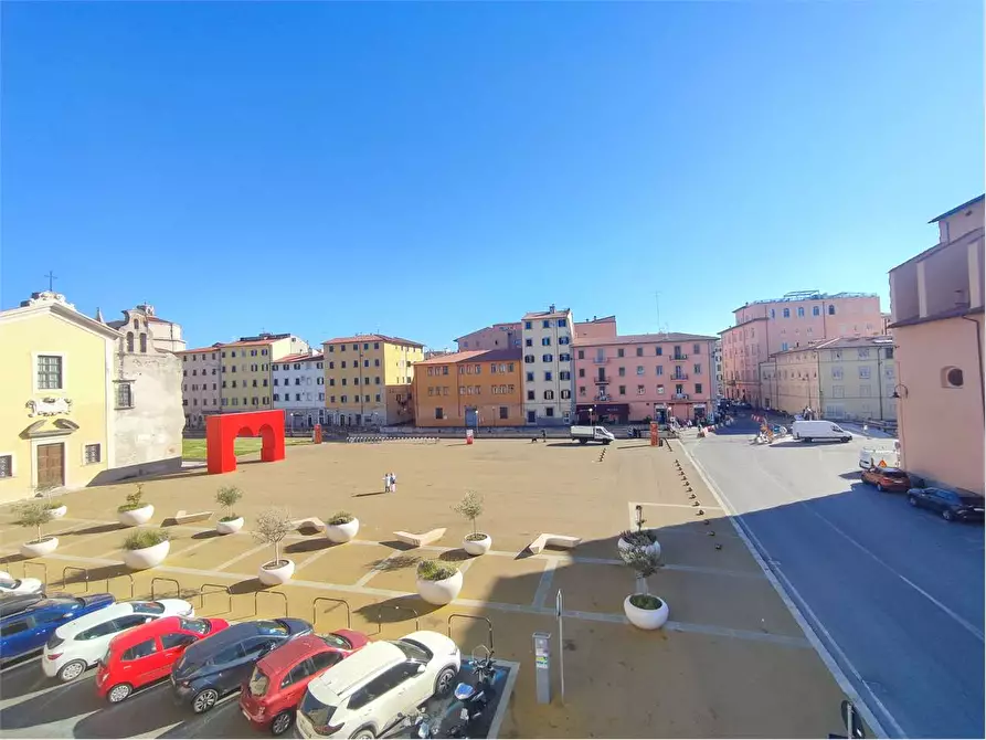 Immagine 1 di Appartamento in vendita  in Piazza del Luogo Pio  a Livorno