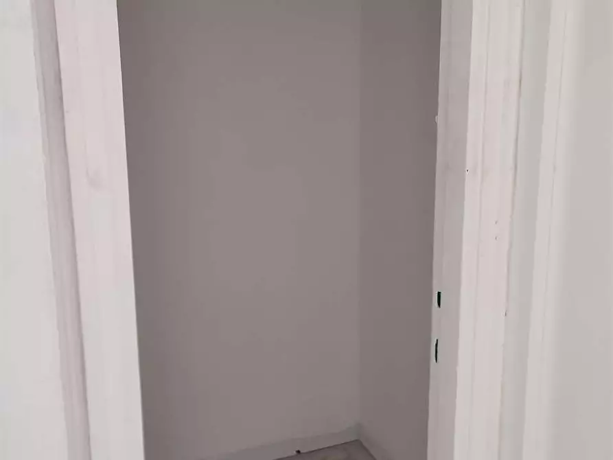 Immagine 10 di Negozio in affitto  in Via Aristide Nardini Despotti Mospignotti  13 a Livorno