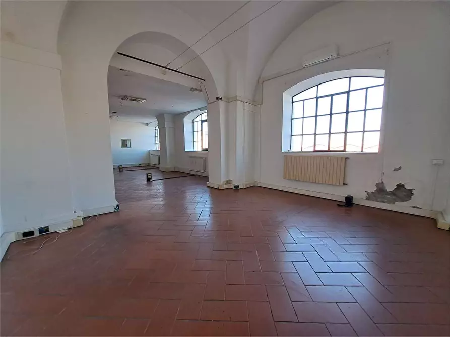 Immagine 11 di Ufficio in affitto  in SCALI DOGANA D'ACQUA 43 a Livorno