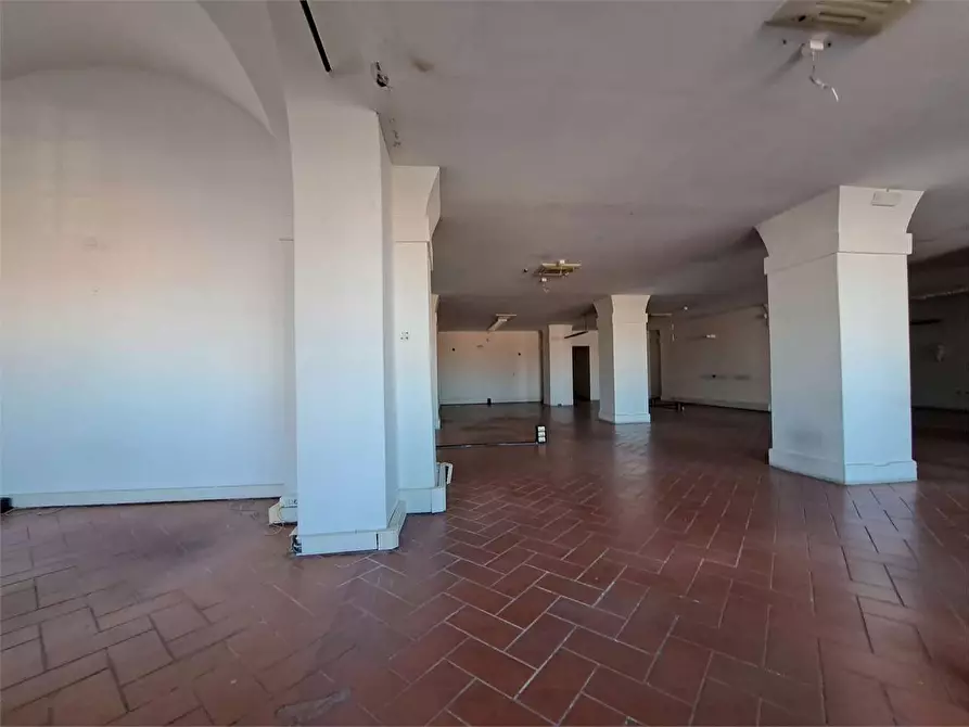 Immagine 13 di Ufficio in affitto  in SCALI DOGANA D'ACQUA 43 a Livorno