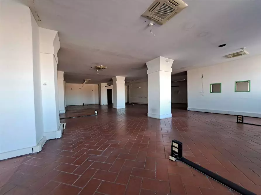 Immagine 14 di Ufficio in affitto  in SCALI DOGANA D'ACQUA 43 a Livorno