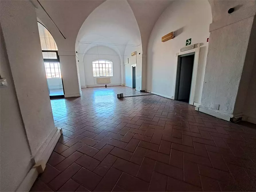 Immagine 19 di Ufficio in affitto  in SCALI DOGANA D'ACQUA 43 a Livorno