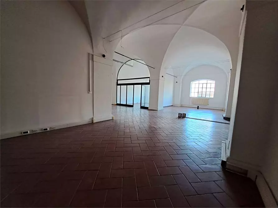 Immagine 21 di Ufficio in affitto  in SCALI DOGANA D'ACQUA 43 a Livorno