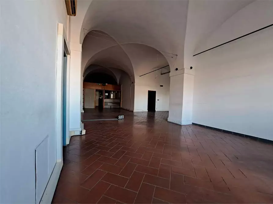 Immagine 23 di Ufficio in affitto  in SCALI DOGANA D'ACQUA 43 a Livorno