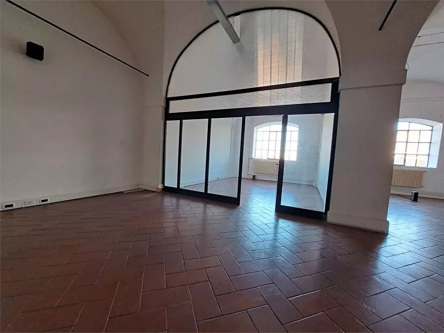 Immagine 25 di Ufficio in affitto  in SCALI DOGANA D'ACQUA 43 a Livorno