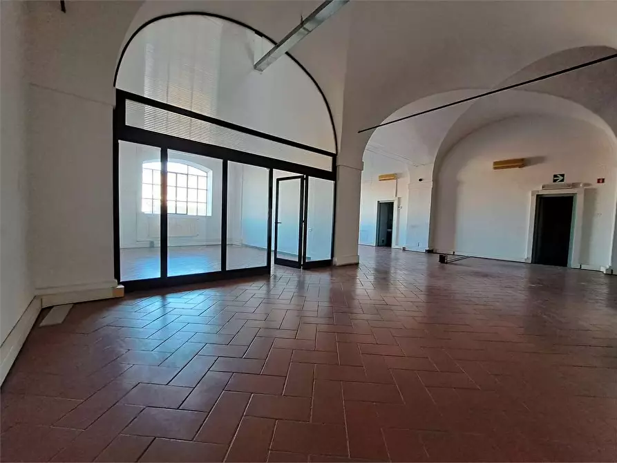 Immagine 26 di Ufficio in affitto  in SCALI DOGANA D'ACQUA 43 a Livorno