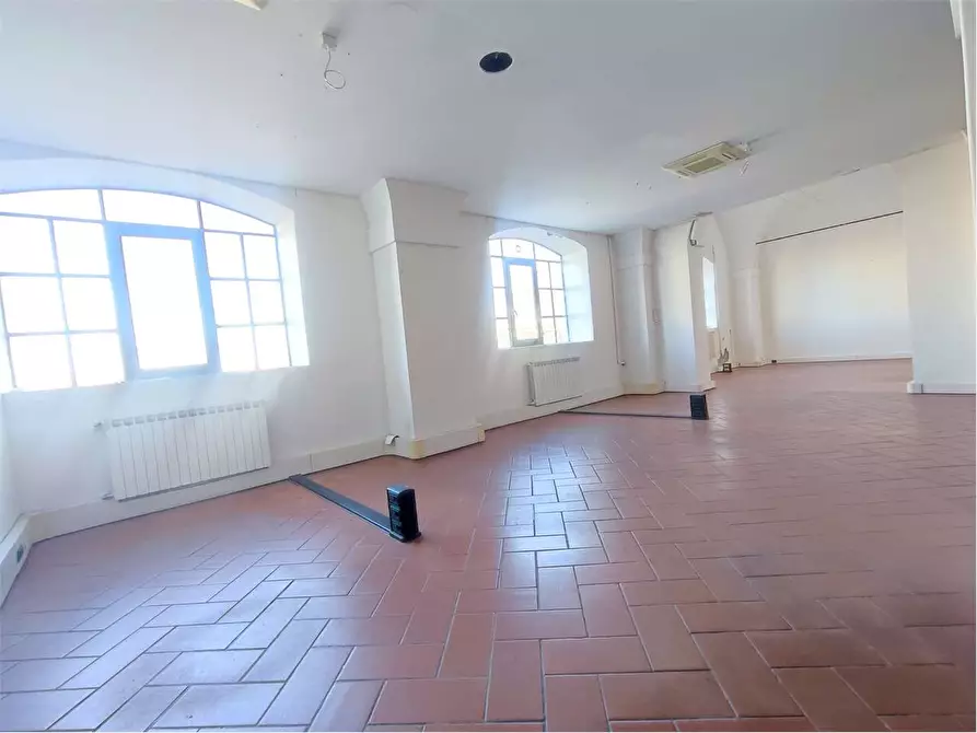 Immagine 5 di Ufficio in affitto  in SCALI DOGANA D'ACQUA 43 a Livorno