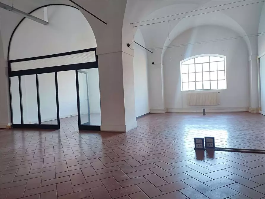 Immagine 29 di Ufficio in affitto  in SCALI DOGANA D'ACQUA 43 a Livorno