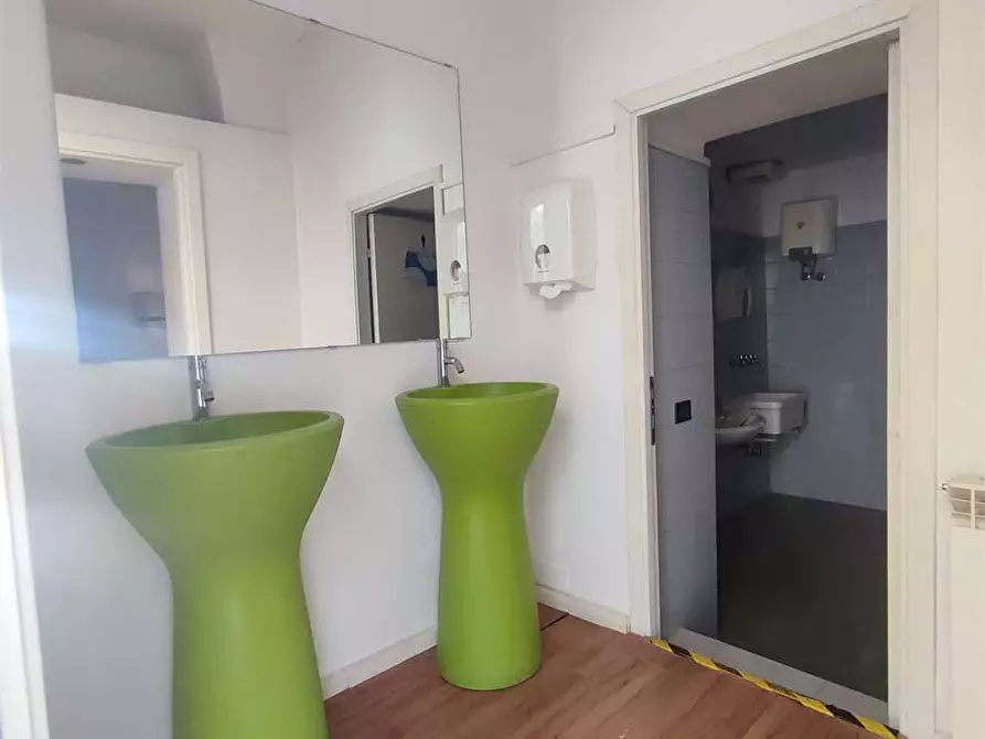 Immagine 30 di Ufficio in affitto  in SCALI DOGANA D'ACQUA 43 a Livorno