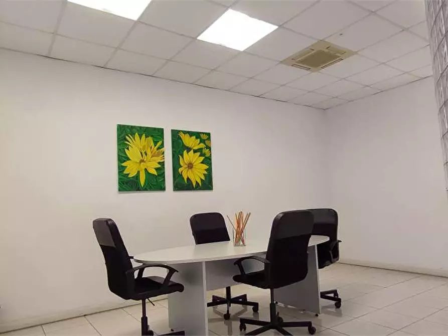 Immagine 9 di Ufficio in vendita  in Via dei Ramai  1 a Livorno