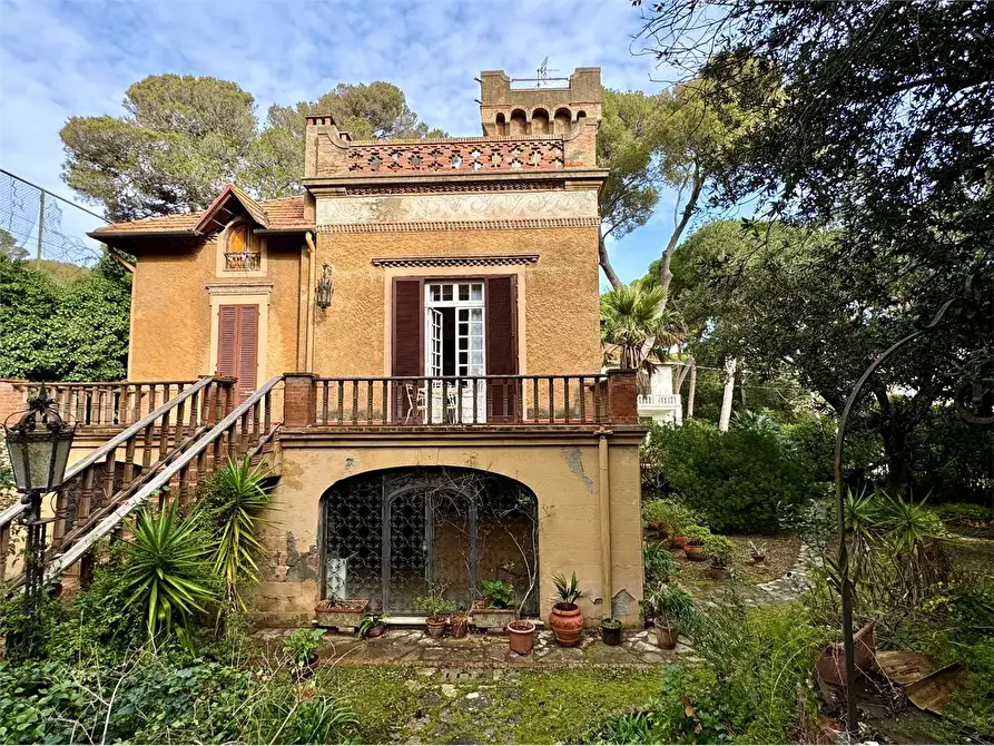 Immagine 1 di Villa in vendita  in Via Livorno  a Rosignano Marittimo