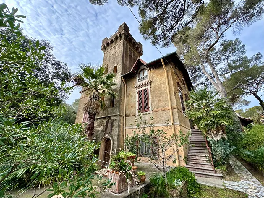 Immagine 28 di Villa in vendita  in Via Livorno  a Rosignano Marittimo