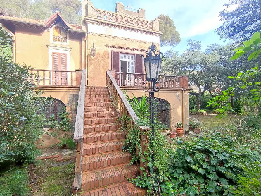 Immagine 46 di Villa in vendita  in Via Livorno  a Rosignano Marittimo