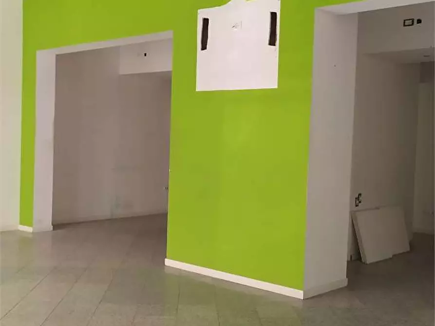 Immagine 12 di Negozio in affitto  in Via Verdi  1 a Livorno