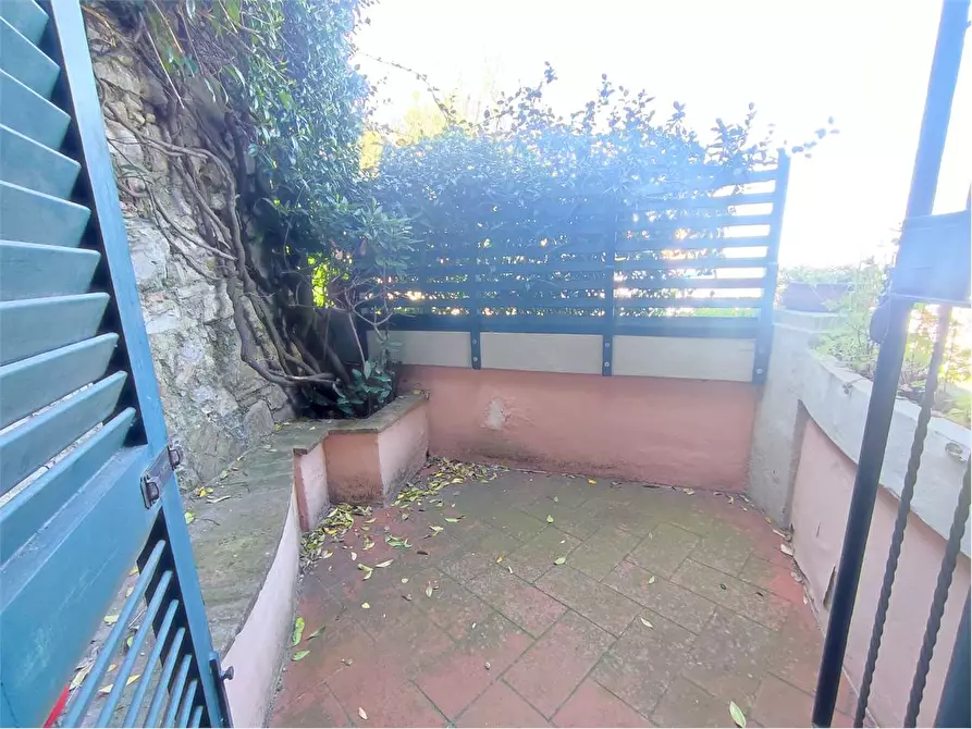 Immagine 22 di Villetta a schiera in vendita  in Via Byron 78 a Livorno