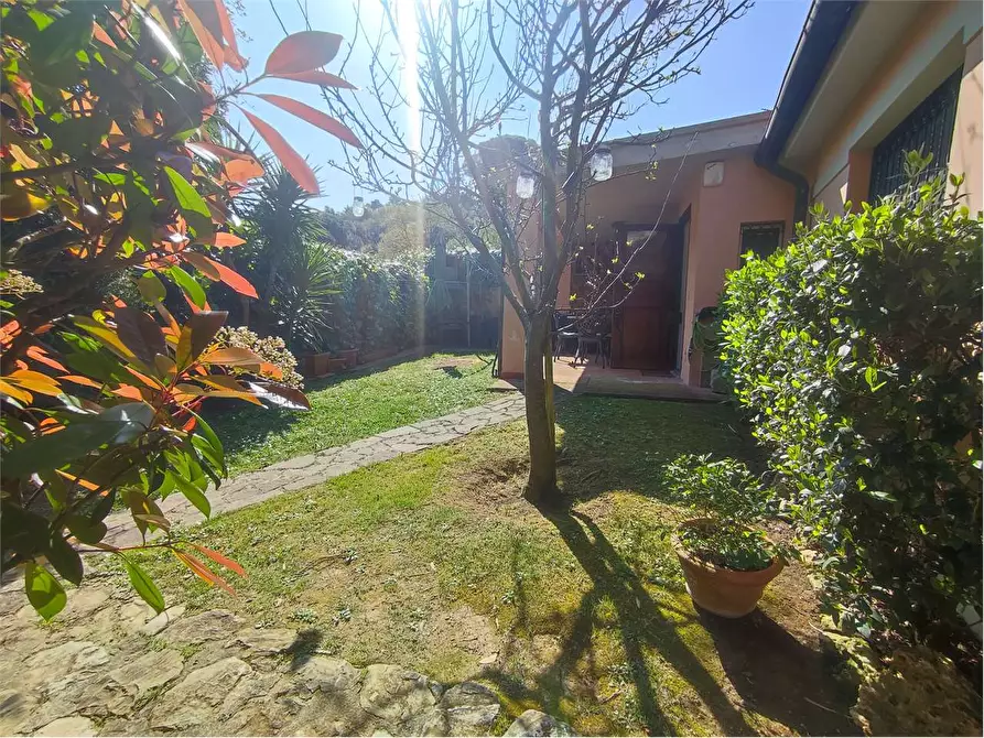 Immagine 3 di Villetta a schiera in vendita  in Via Byron 78 a Livorno