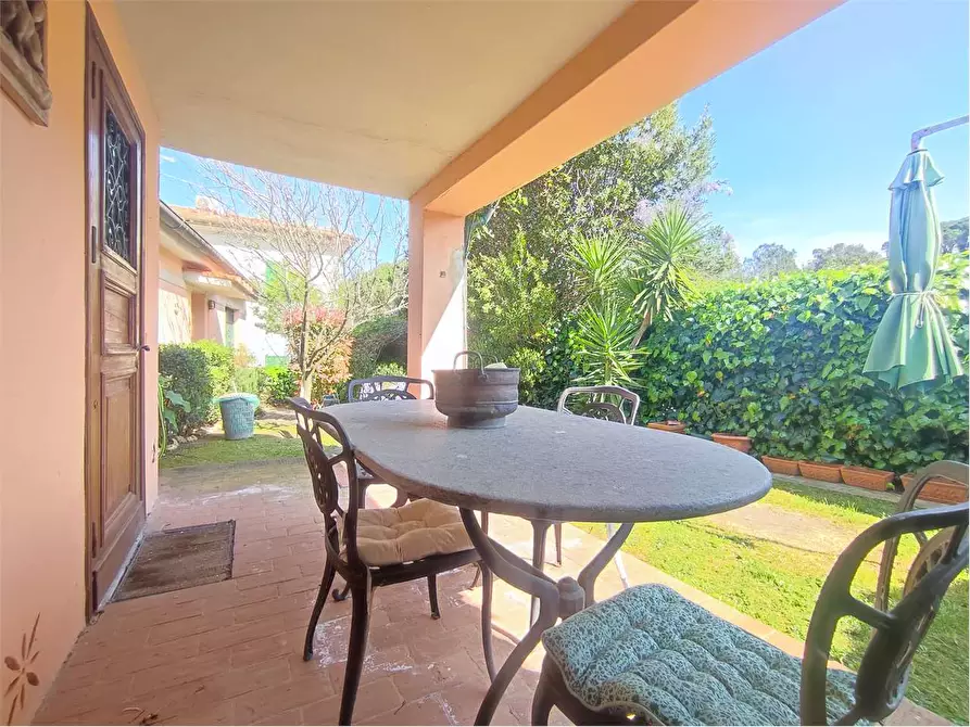 Immagine 4 di Villetta a schiera in vendita  in Via Byron 78 a Livorno