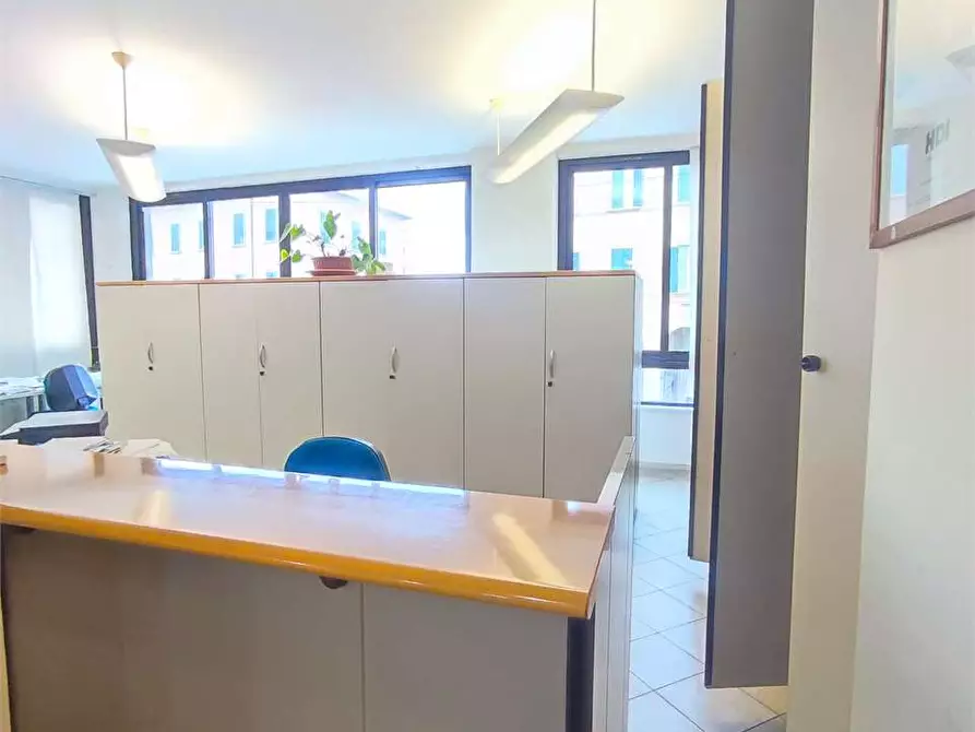 Immagine 12 di Ufficio in vendita  in Via Grande a Livorno